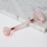 ROLLER DE CUARZO ROSA - Masajes Faciales - Imagen 4