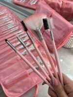 Set de 24 pinceles y brochas con manta rosa - Imagen 4